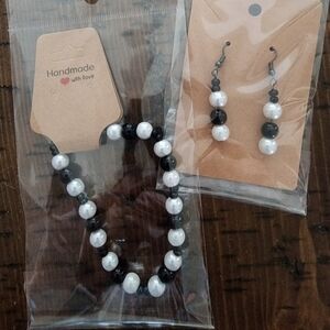 Black and White Beaded Bracelet and Earring Set
